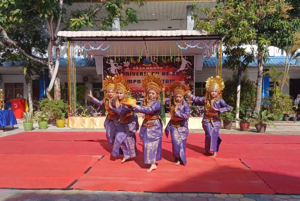 SMPN 30 Batam Semarakkan HUT ke-20 dengan "Sporti Magic": Ajang Bakat dan Silaturahmi