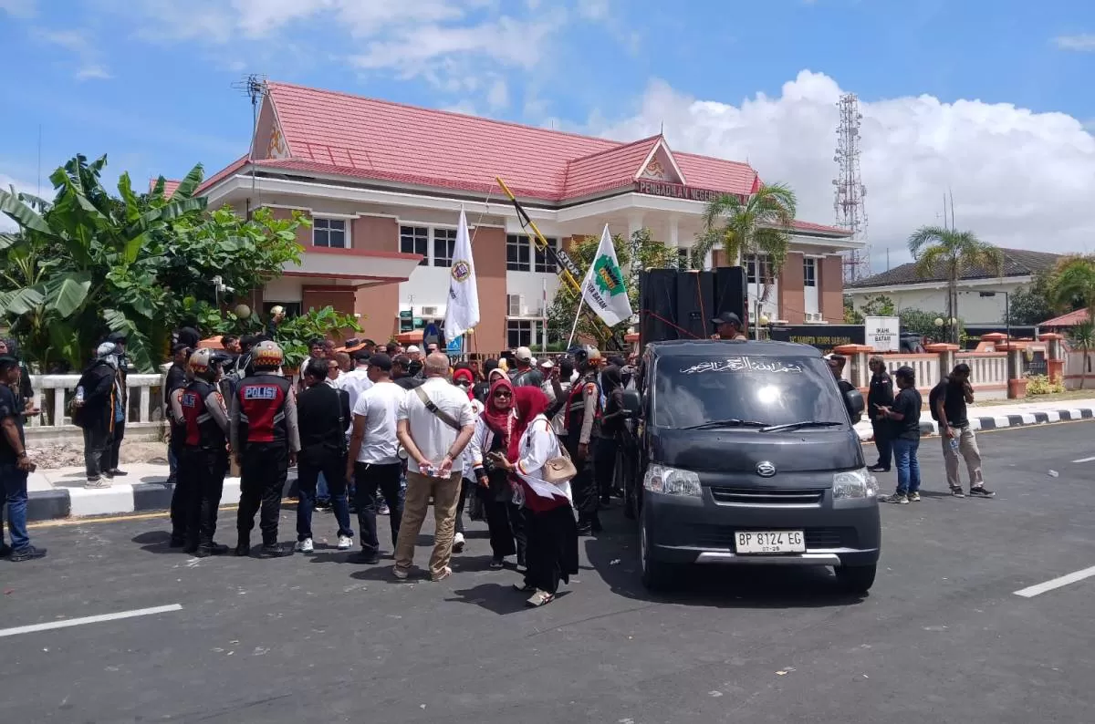 IKSB Demo di PN Batam, Tolak Putusan yang Dinilai Tidak Sesuai Perma Nomor 4 Tahun 2019