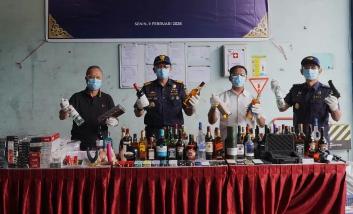 Barang yang dimusnahkan pada Senin, 9 Februari 2026 siang, memiliki total berat 103,27 ton dengan nilai barang sekitar Rp 27,5 miliar.