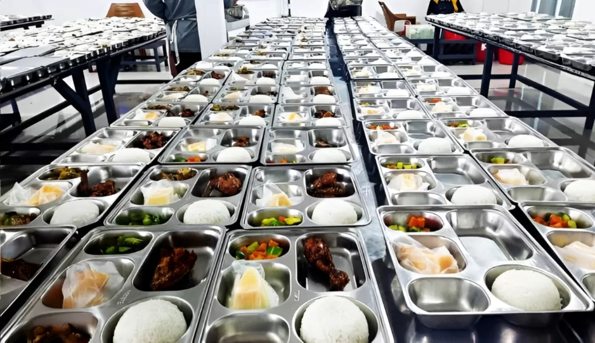 Dapur MBG Ciptakan Rantai Ekonomi Lokal di NTT: IRT Dapat Kerja, Panen Petani Terserap