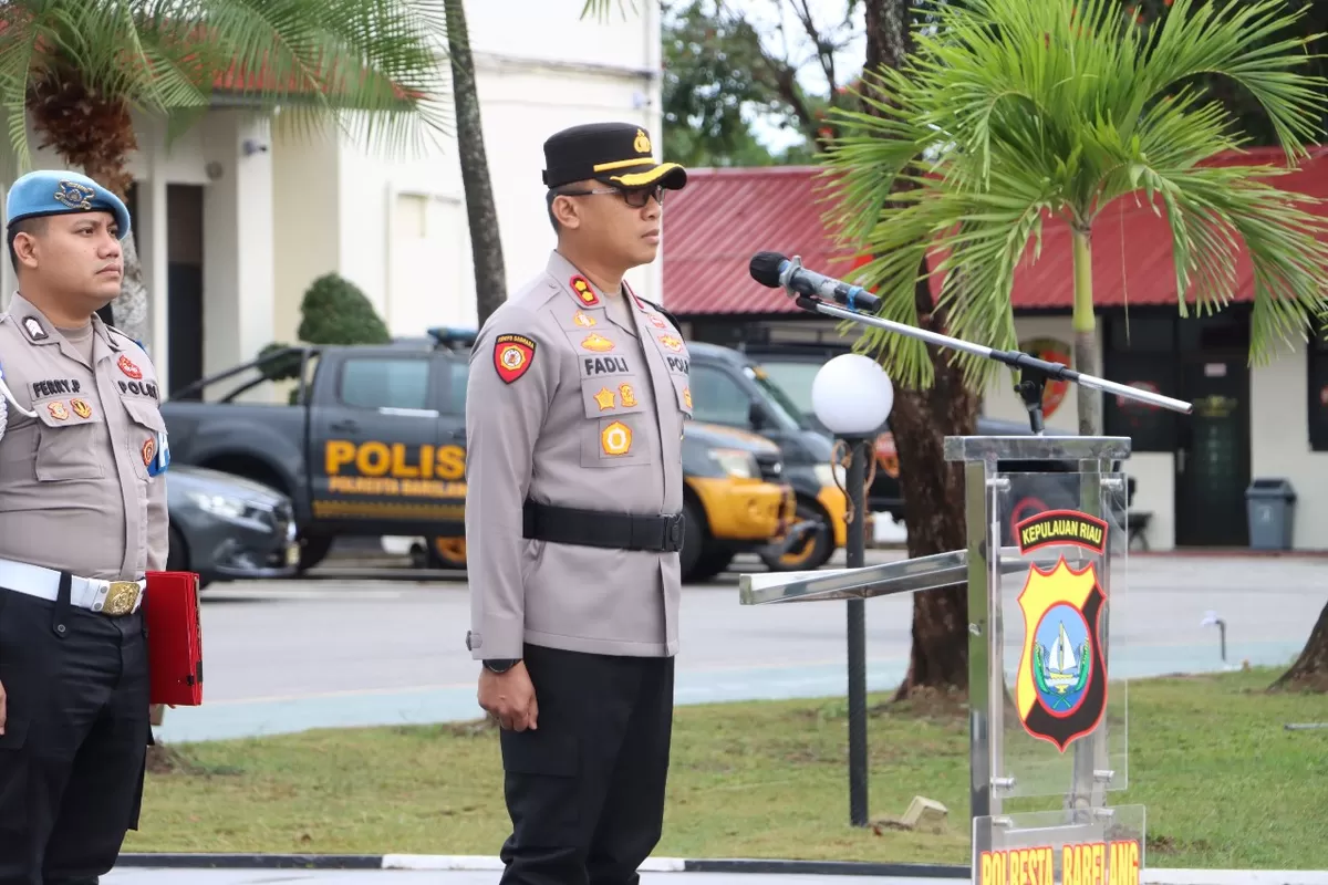 Wakapolresta Barelang Pimpin Upacara Bulanan Kesadaran Nasional, Tekankan Disiplin dan Pelayanan Prima