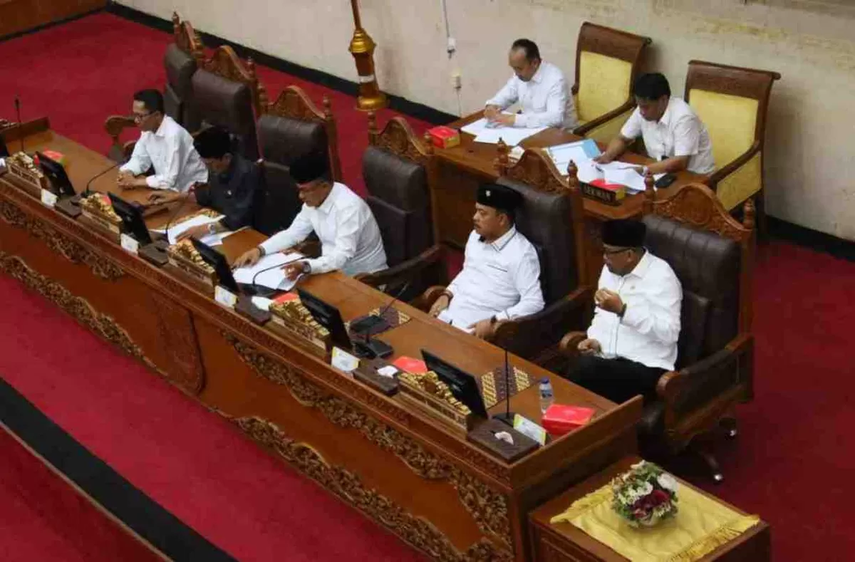Gelar Rapat Paripurna, DPRD Batam Tunda Pengesahan Ranperda Adminduk hingga Maret 2026