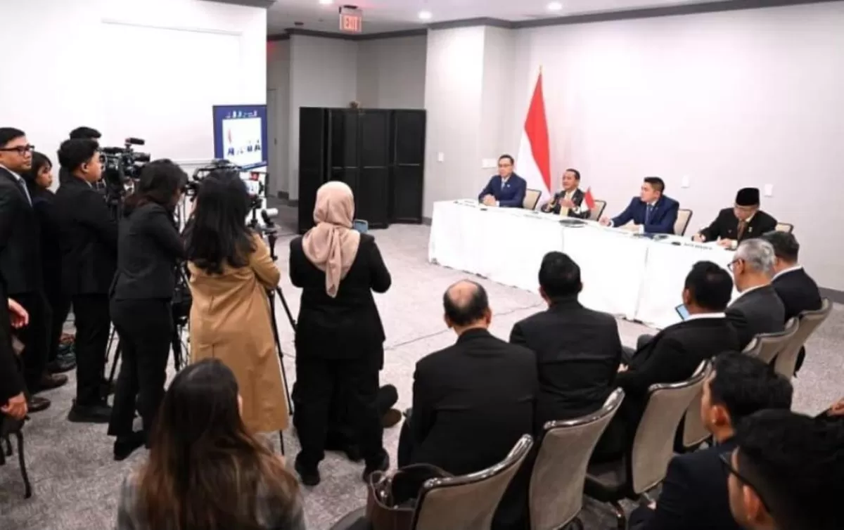Menteri Energi dan Sumber Daya Mineral (ESDM) Bahlil Lahadalia menyampaikan keterangannya kepada awak media di Washington D.C., pada Jumat, 20 Februari 2026. Foto: Ist.