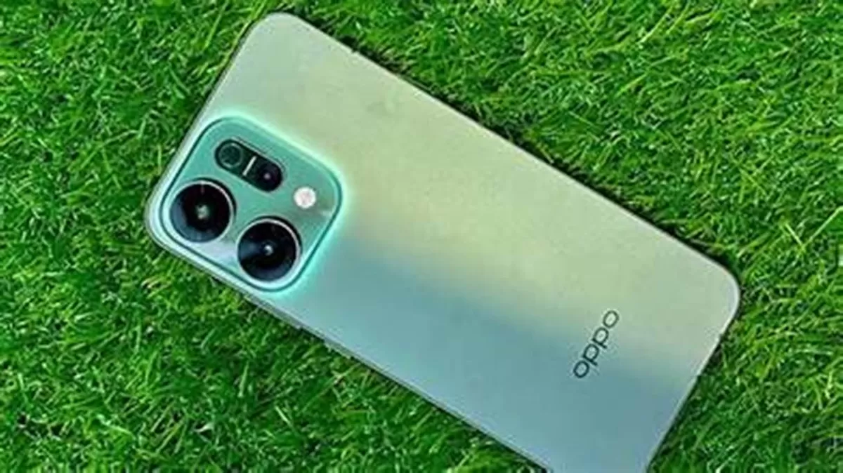 OPPO RENO15 PRO MAX Menggunakan Layar AMOLED dengan Kecerahan 1800 Nit