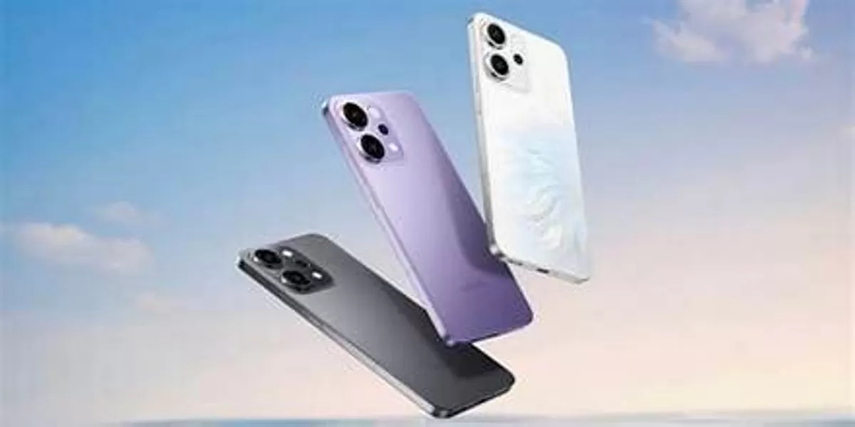 OPPO RENO15 PRO MAX Menawarkan Kamera Selfie 50 MP Ultrawide dengan FoV 100&deg;