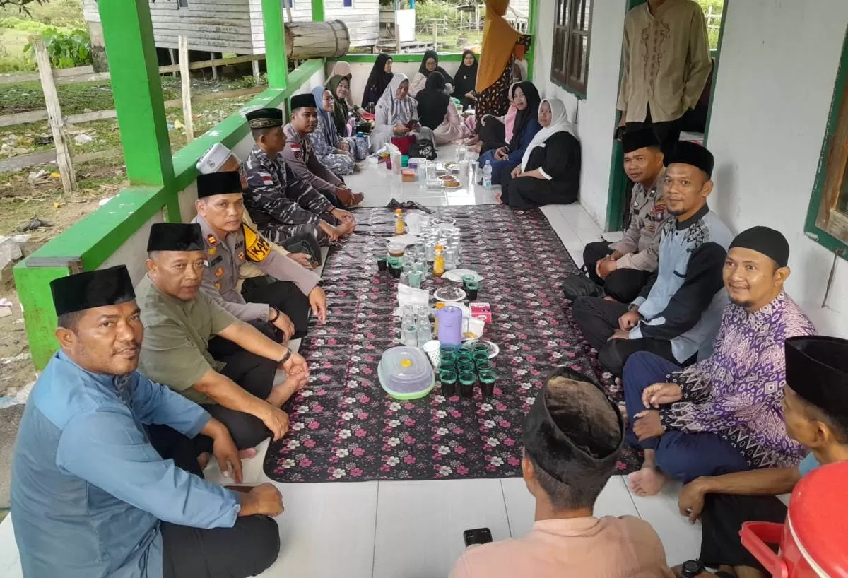 Camat Mudahir Ajak Generasi Muda Makmurkan Masjid Dengan Melakukan Kegiatan Ibadah.