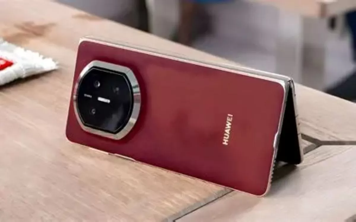 Huawei Mate X7 dengan HarmonyOS 6 yang Dioptimalkan untuk Ponsel Lipat