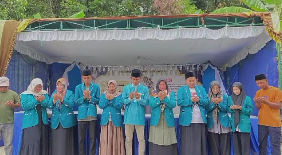 Yayasan Usnul Khotimah Bagikan 520 Porsi Sup Ayam Gratis di Kampung Baru Batam