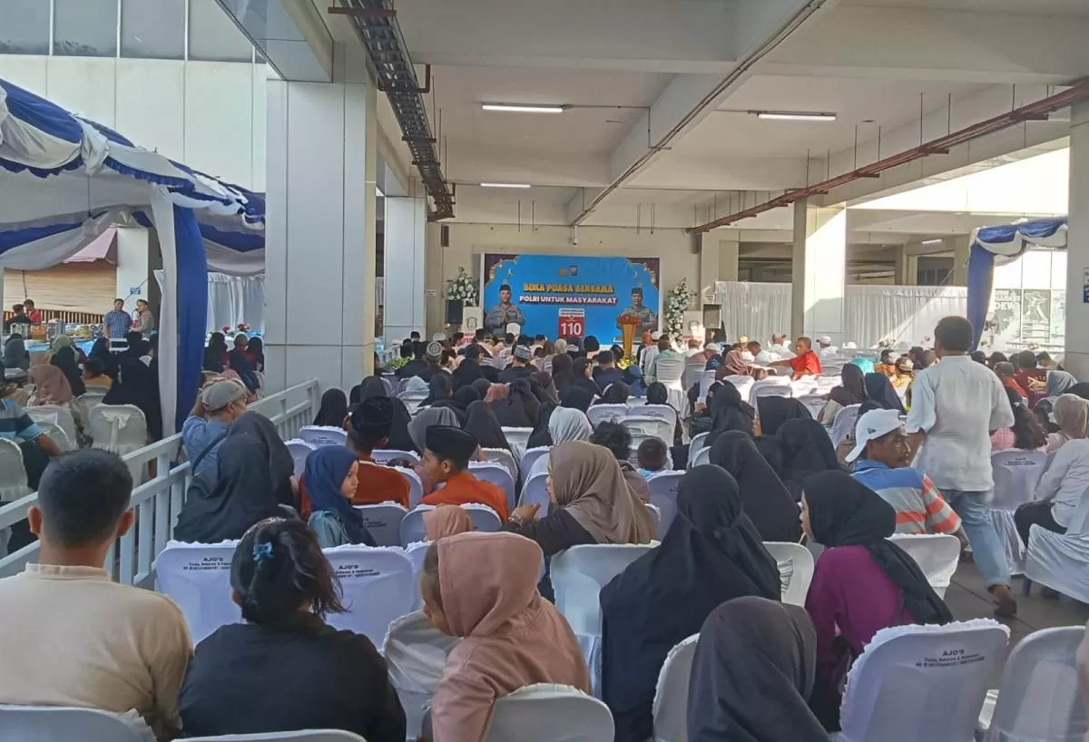 Kapolresta Barelang Dampingi Kapolda Kepri Safari Ramadan dan Buka Puasa Bersama Masyarakat di Pelabuhan Domestik Punggur