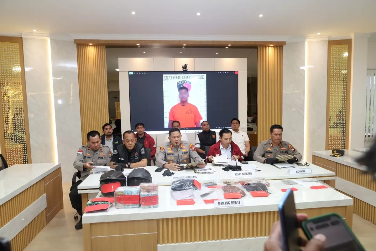 Kapolresta Barelang Pimpin Konferensi Pers Pengungkapan Kasus Pembunuhan Berencana di Nongsa