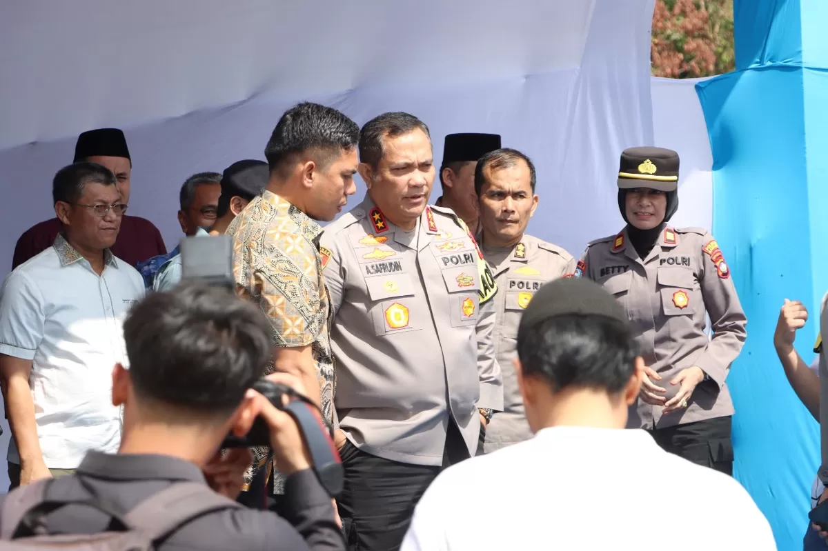 Kapolda Kepri dan Kapolresta Barelang Pantau Gerakan Pangan Murah di Batam