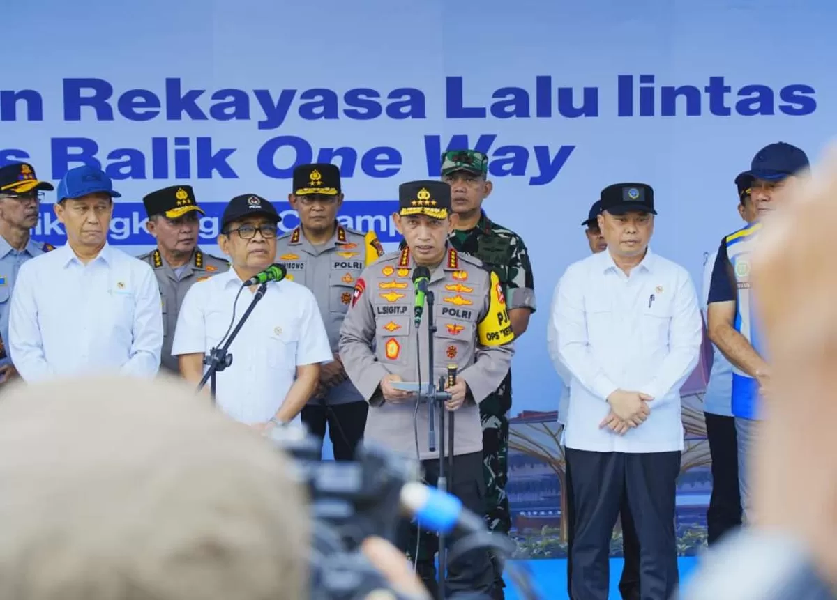 Kapolri Pimpin One Way Nasional, Imbau Pemudik Prioritaskan Keselamatan