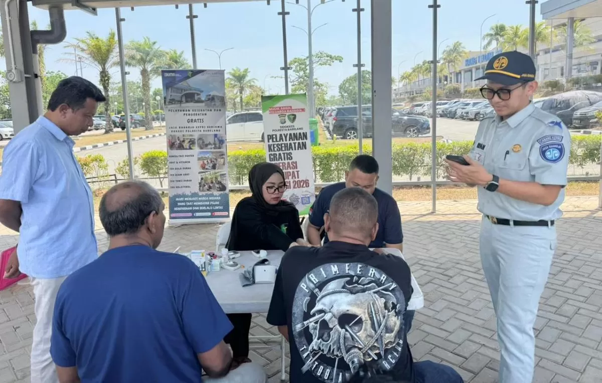 Pengobatan Gratis di Bandara Hang Nadim, Jasa Raharja Bersama Sidokkes Polresta Barelang Layani Masyarakat