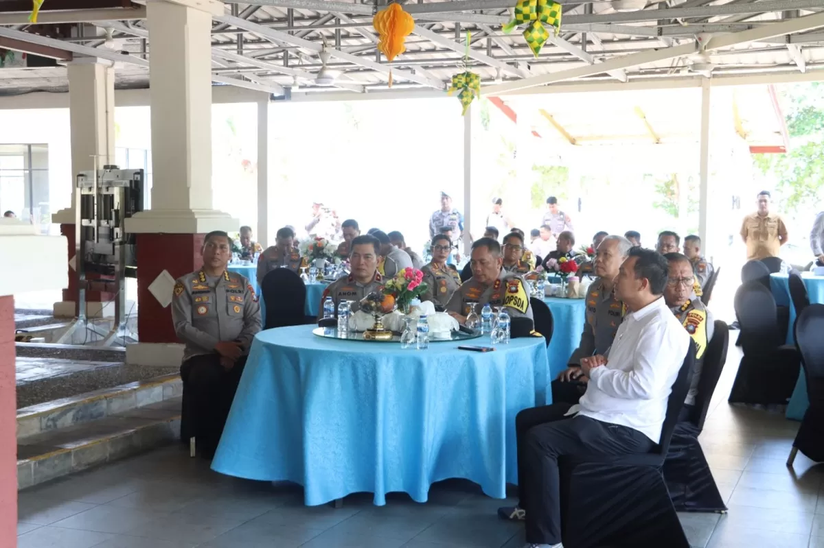 Kapolresta Barelang bersama Kapolda Kepri Ikuti Zoom Meeting Anev Sitkamtibmas Idul Fitri 1447