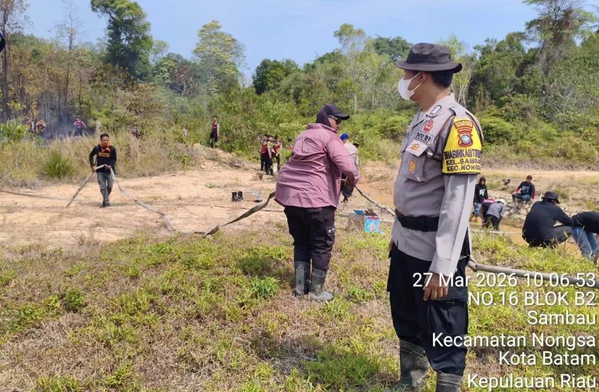  Patroli KRYD Karhutla Zona 1 Batam, Sinergi Lintas Instansi Amankan Wilayah dari Ancaman Kebakaran  Karhutla di Batam, Tim Gabungan Lakukan Patroli dan Pemadaman  KLIKREAD.COM, Batam - Kegiatan patroli KRYD penanganan kebakaran hutan dan lahan (karhutla) di Kota Batam Zona 1 digelar sebagai langkah