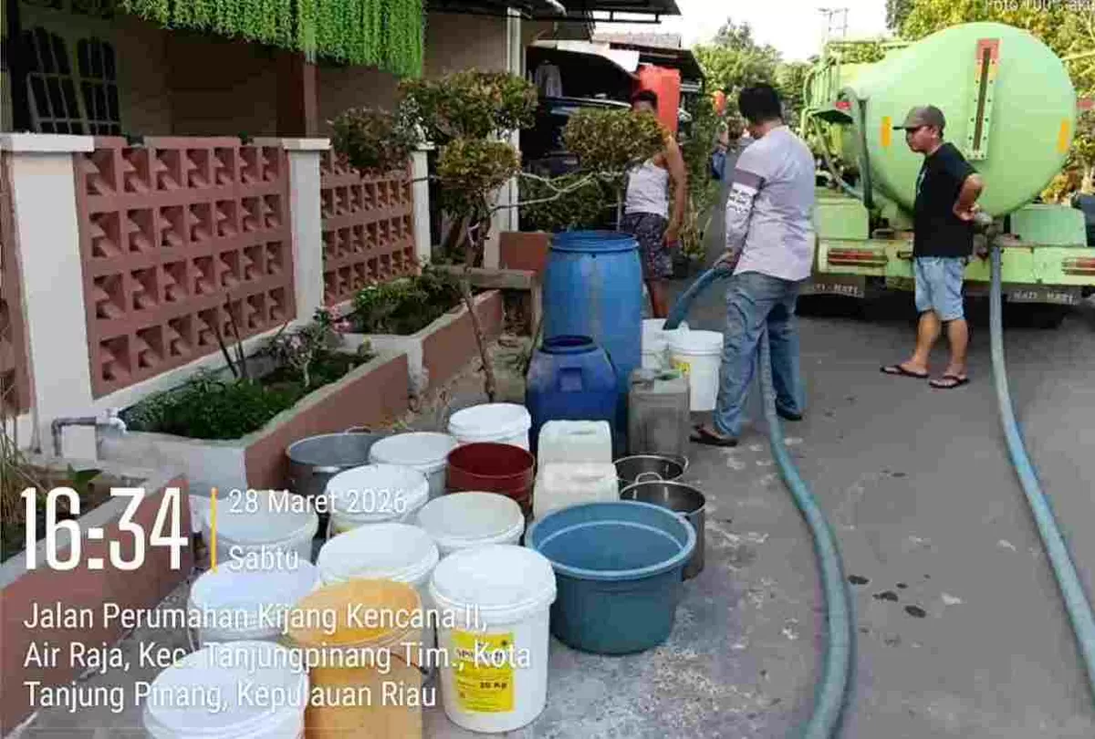 Pemko Tanjungpinang Salurkan 75 Ton Air Bersih ke Warga Terdampak Kekeringan