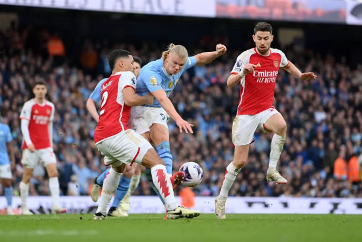 Perang Akhir Musim Premier Leagua: Arsenal VS M City