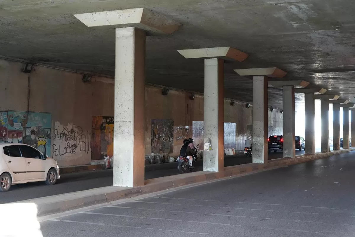 Revitalisasi Underpass Pelita: BP Batam Perbarui Infrastruktur Ikonik  Underpass Pelita Batam Kembali Bersinar: Proyek Revitalisasi Rampung Dua Bulan  BP Batam Revitalisasi Underpass Pelita, Fokus Keamanan dan Estetika  KLIKREAD.COM, Batam - BP Batam melalui Direktorat Pembangunan Infrastruktur mela