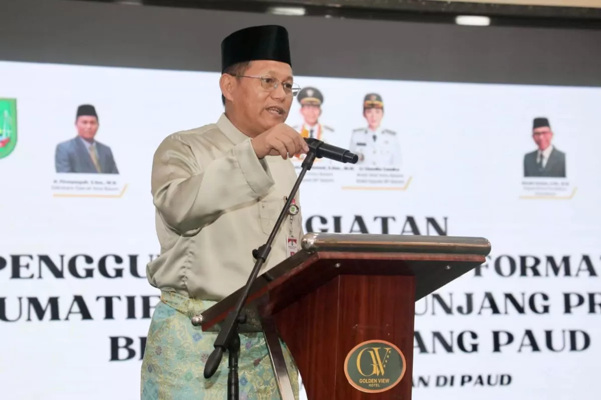 Sekda Batam, Firmansyah, membuka asesmen formatif dan sumatif bagi guru PAUD di Golden View Hotel  (Humas Diskominfo Batam)