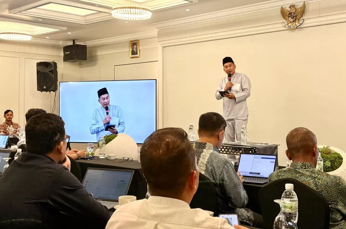 Kadis CKTR Kota Batam, Azril saat mewakili Sekda Kota Batam di acara Diseminasi Hasil Studi Baseline Energy Consumption digelar di Grand Eska Hotel.(Foto:Diskominfo Batam)