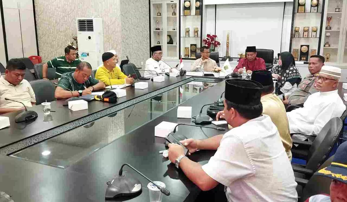 Rapat persiapan akhir kegiatan MTQH  XX tingkat Kota Tanjungpinang di kantor Walikota Tanjungpinang. (Foto:Diskominfo Tanjungpinang)