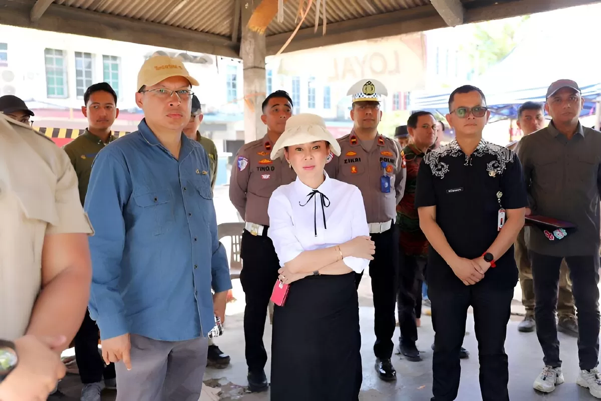 Wakil Wali Kota Batam, Li Claudia Chandra, bersama sejumlah pejabat meninjau titik U-Turn di Simpang Kuda, Seipanas, Batamkota, Kamis, 30 April 2026. (humas diskominfo batam)
