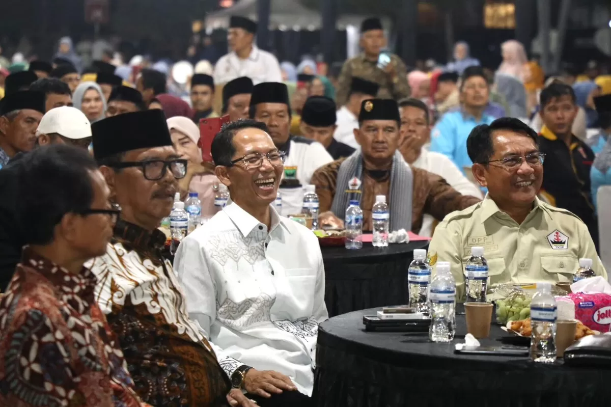 Walikota Batam Amsakar Achmad saat menghadiri pelantikan Pengurus PKDP Batam dan DPD GEMPAR Batam.(Foto:Diskominfo Batam)