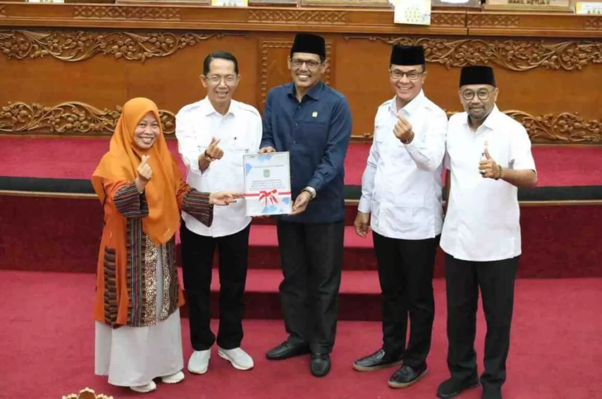 DPRD Kota Batam menggelar rapat paripurna dengan tiga agenda utama di ruang sidang utama, Rabu, 29 April 2026. (humas kepri batam)