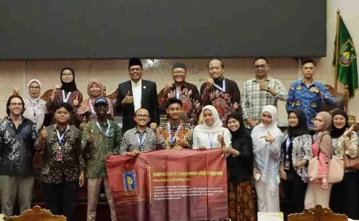 Ketua DPRD Kota Batam Terima Kunjungan Studi Mahasiswa Fakultas Hukum Internasional UII Yogyakarta (humas diskominfo batam)