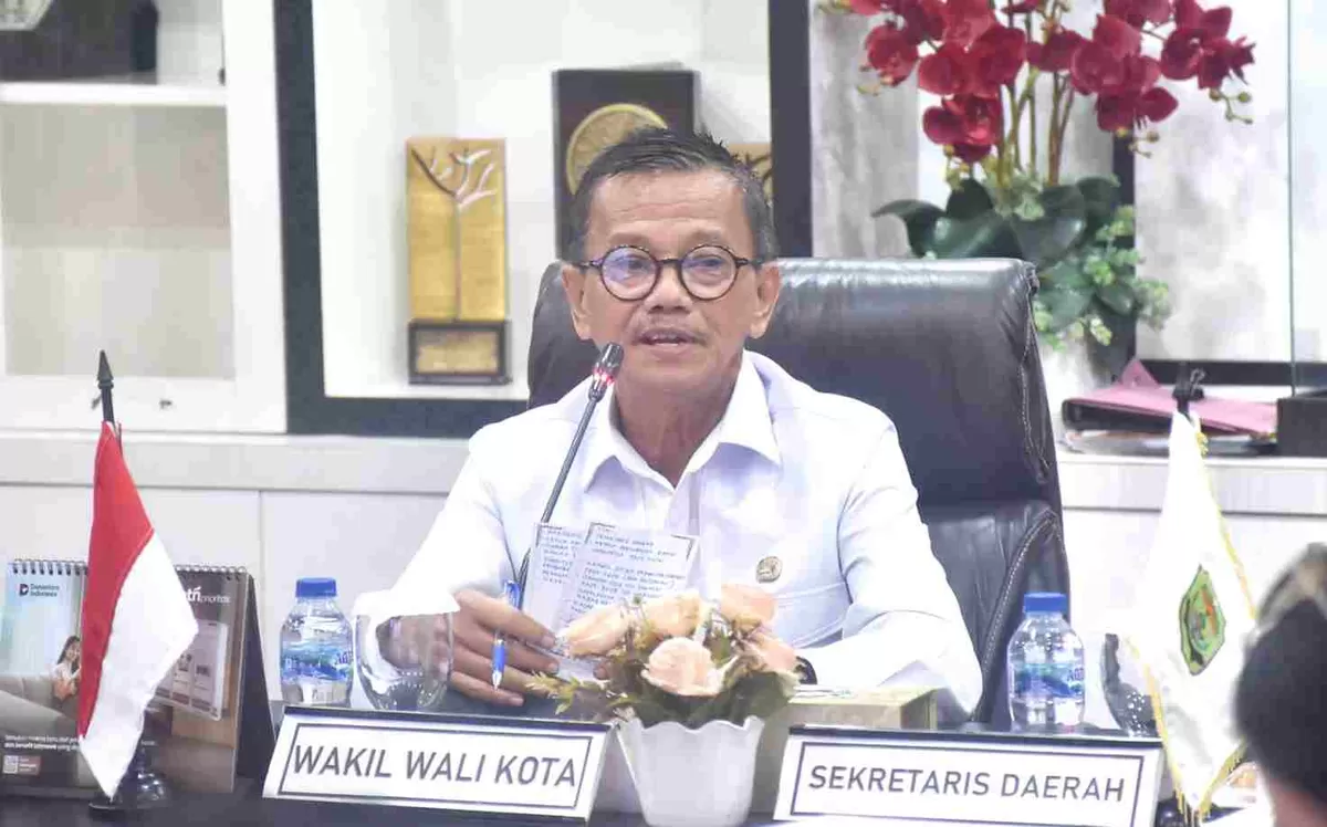 Wawako Raja Ariza saat memimpin Rapat Koordinasi (Rakor) Tim Pengendalian Inflasi Daerah (TPID). (Foto:Diskominfo Tanjungpinang)