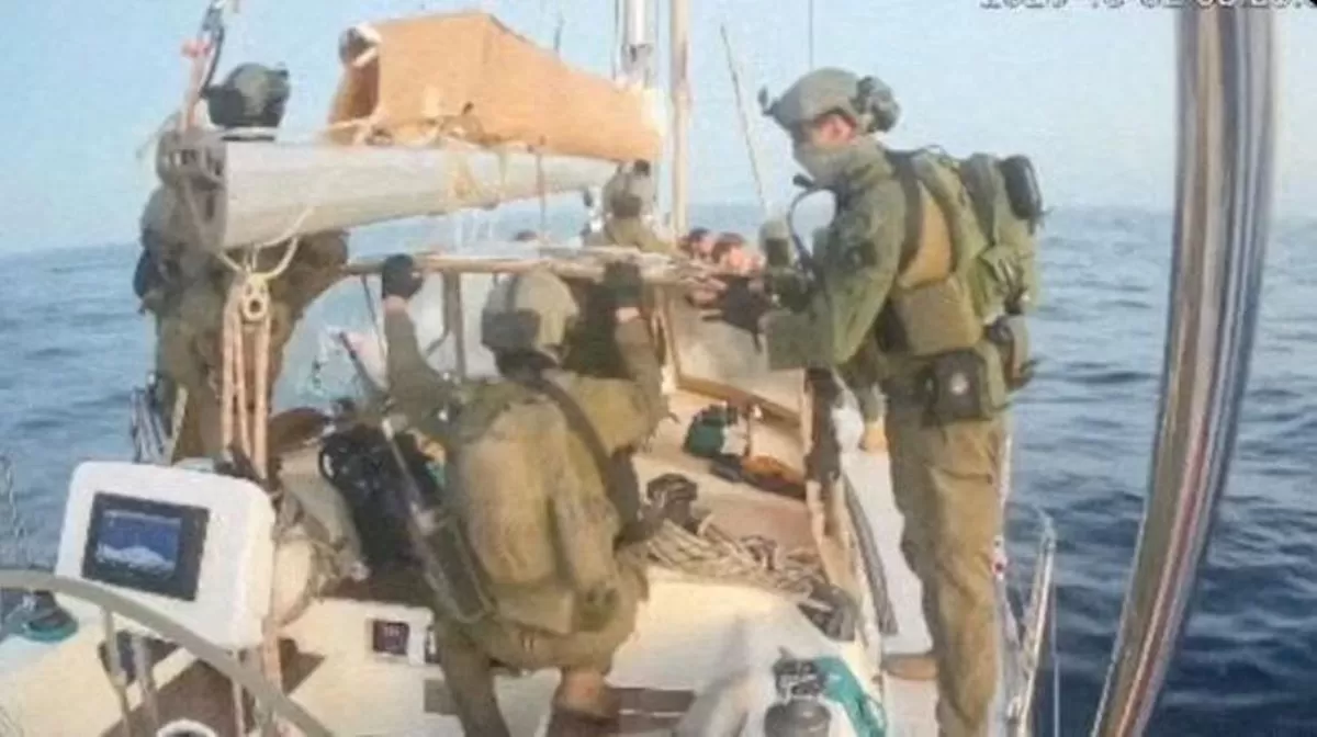 Tentara Israel mencegat Global Sumud Flotilla 2026 dan menangkap ratusan aktivisnya termasuk WNI dan dua Jurnalis Republika. Foto: Istimewa