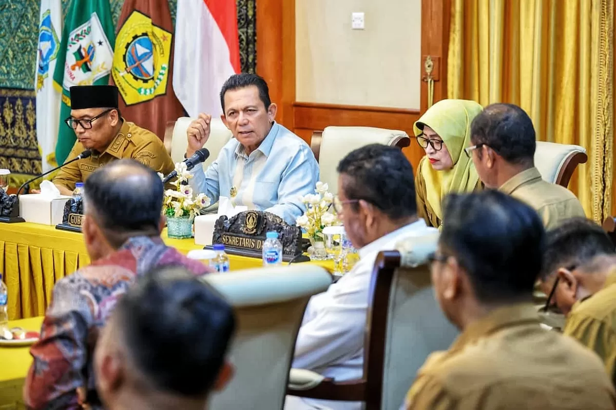 Gubernur Kepri, Ansar Ahmad didampingi Wagub Nyanyang Haris Pratamura dan Sekdaprov Misni memimpin rapat Pemenuhan Kelengkapan Persyaratan dan Pemantapan Data Usulan Pembangunan KNMP Provinsi Kepri Tahun 2026.(Foto:Diskominfo Kepri)