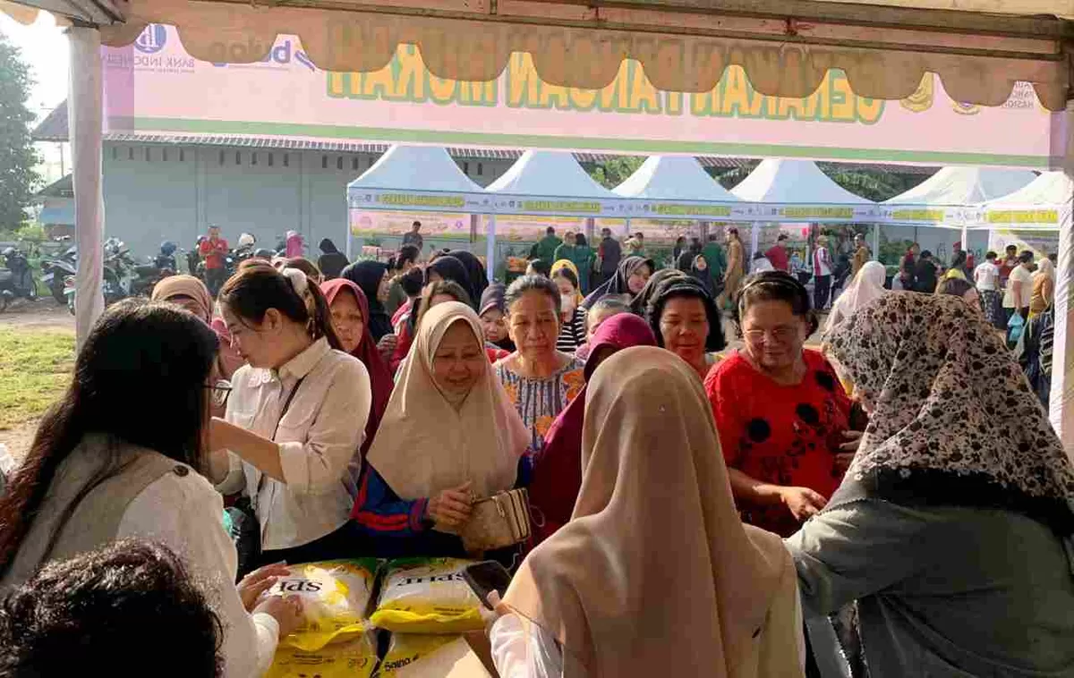 Kegiatan Gerakan Pangan Murah digelar di  Lapangan Kampung KB, Kelurahan Tanjung Unggat, Kecamatan Bukit Bestari. (Foto:Diskominfo Tanjungpinang)