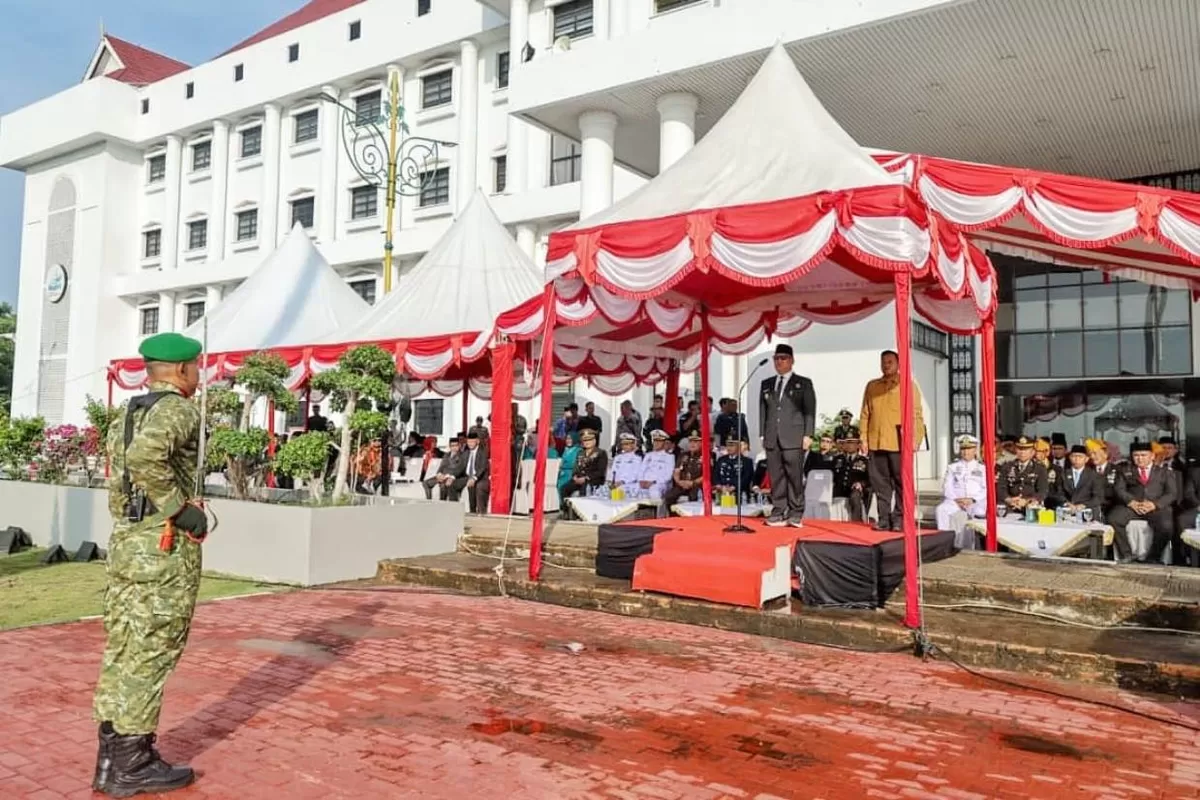 Wagub Kepri Nyanyang Haris Pratamura bertindak sebagai Inspektur Upacara pada Peringatan Hari Lahir Pancasila Tingkat Provinsi Kepri Tahun 2026. (Foto:Diskominfo Kepri) 