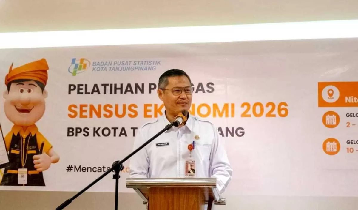 Sekda Tanjungpinang Zulhidayat menyampaikan sambutan saat membuka Pelatihan Petugas Sensus Ekonomi 2026 Gelombang II. (Foto: Diskominfo Tanjungpinang)