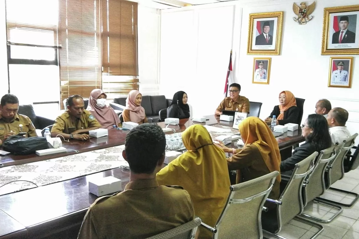 Pembukaan Program Magang DIGI-GO Internship di ruang Collaboration Dinas Komunikasi dan Informatika Provinsi Kepri, Dompak. (Foto:Diskominfo Kepri)