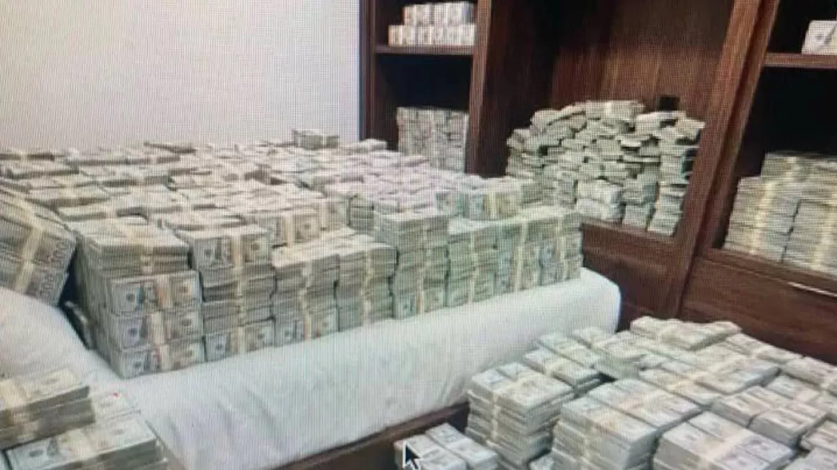KPK tegaskan tidak benar foto viral beredar di medsos tumpukan uang diduga ditemukan saat menggeledah rumah eks Wamen Imipias Silmy Karim.