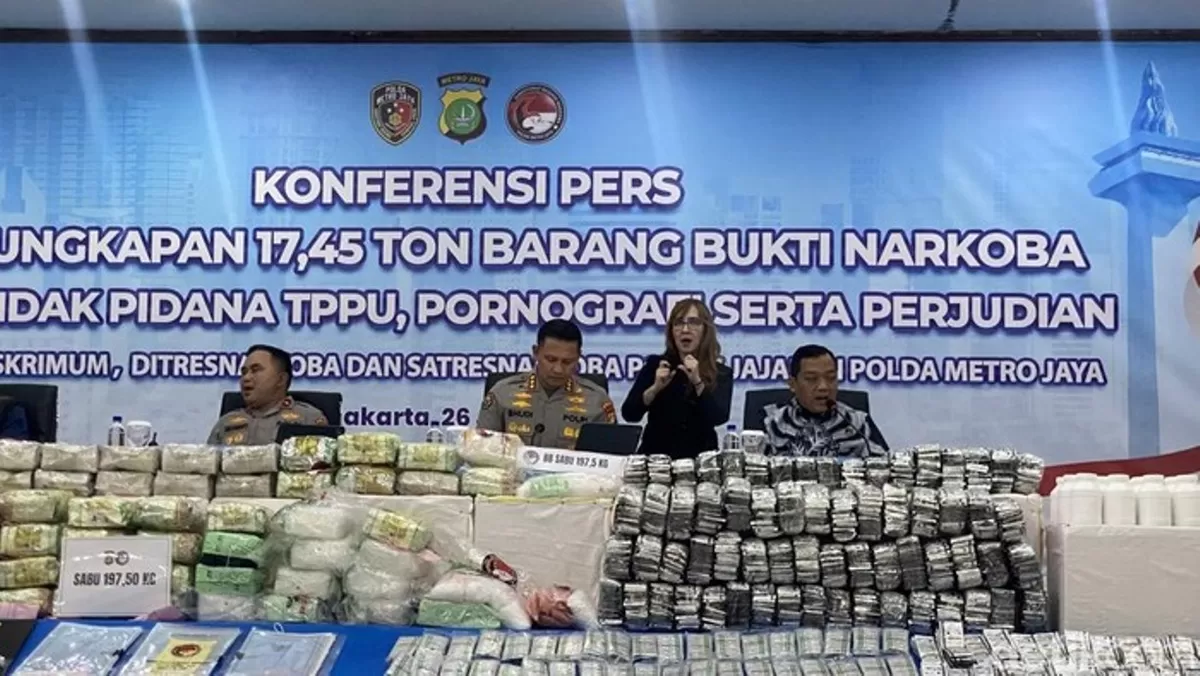 Polda Metro mengungkap judol, pornografi digital, dan TPPU melalui aplikasi HOT51. 