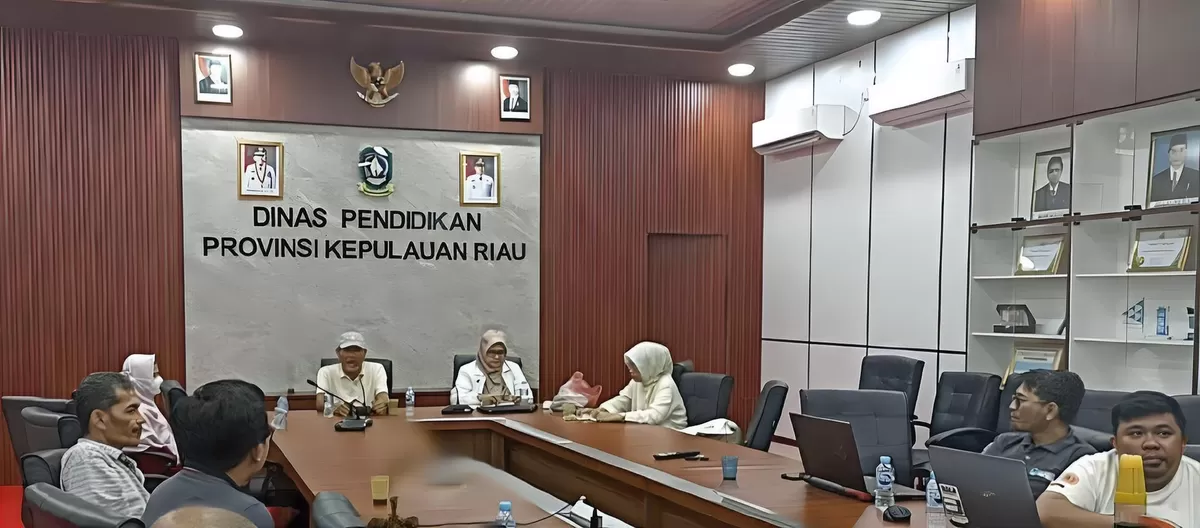 Dinas Pendidikan Provinsi Kepulauan Riau menggelar rapat persiapan di ruang rapat kantornya pada Minggu, 28 Juni 2026. (Disdik Kepri)