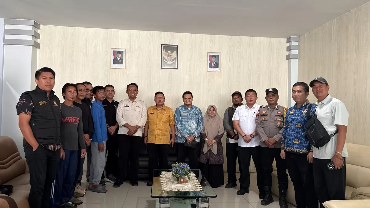 Polres Bintan dan pihak terkait mengawal ketat penjemputan empat nelayan Desa Numbing pasca diamankan Polis Marin Malaysia di Perairan Pulau Aur Johor Bahru Malaysia, Jumat 3 Juli 2026. ( )