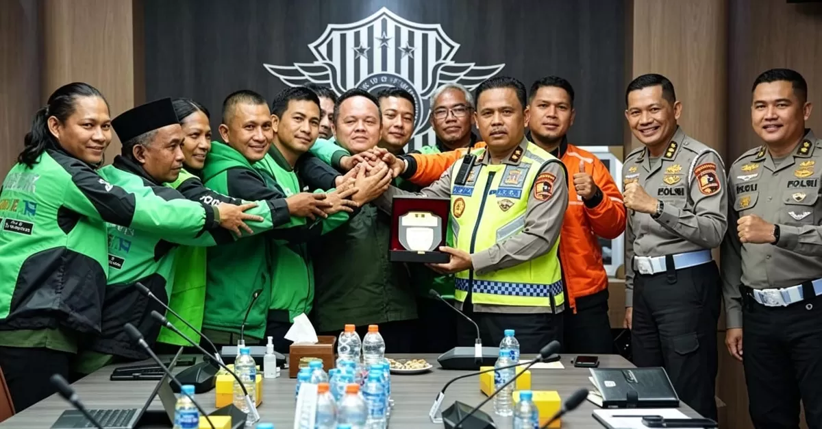 Irjen Agus Suryonugroho saat menerima audiensi perwakilan pengemudi ojek online. (Photo Ist)