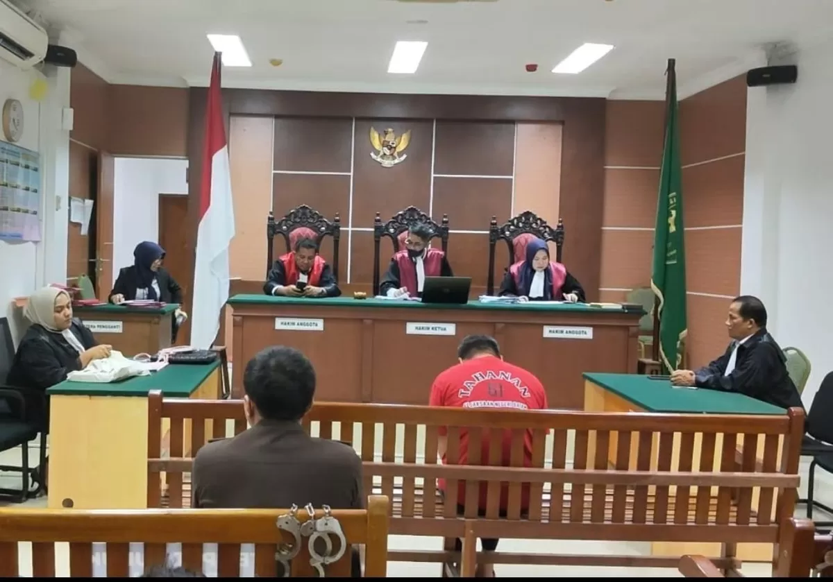 Suasana sidang pembacaan tuntutan dengan terdakwa Acai, terkait penguasaan Lahan 303 Hektare di Taman Buru Rempang, digelar di Pengadilan Negeri Batam, Senin 13 Juli 2026. Foto: Ist. (ria fahrudin)