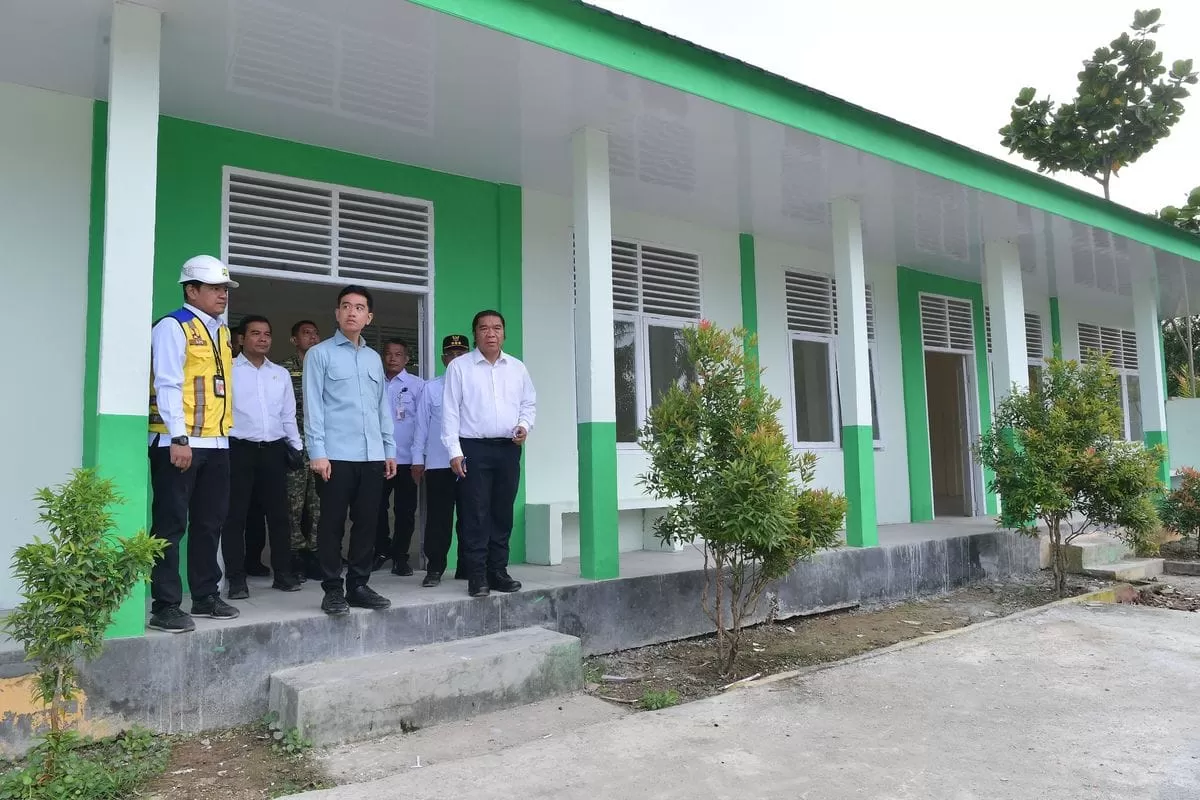 Wakil Presiden (Wapres) Gibran Rakabuming meninjau Madrasah Ibtidaiyah Negeri (MIN) 1 Rokan Hilir, Riau. (Photo Ist)