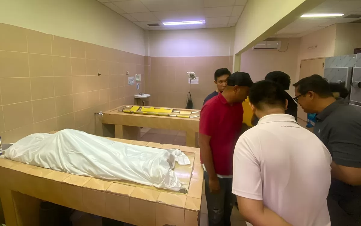 Warga negara Kazakhstan bernama Bahkytkul Baizhanova meninggal dunia diduga akibat terbawa arus saat berenang di kawasan Pantai Lagoi. (Humas Polres Bintan.)