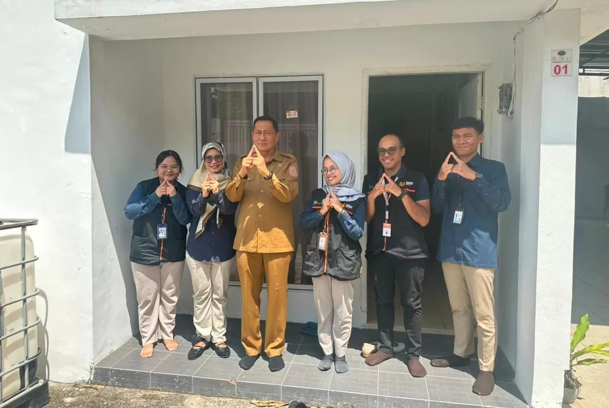 Kepala Dinas Pendidikan Provinsi Kepulauan Riau, Dr. Andi Agung, S.E., M.M., sambut kehadiran petugas Sensus Ekonomi 2026 dari Badan Pusat Statistik (BPS). (Disdik Kepri.)