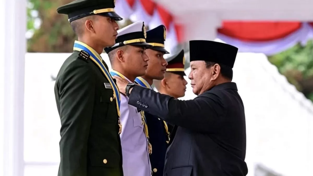 Presiden Prabowo Subianto melantik 1.177 Calon Perwira Remaja (Capaja) TNI dan Polri dalam Upacara Prasetya Perwira (Praspa) Tahun 2026 di Halaman Istana Merdeka, Jakarta. (BPMI Setpres)