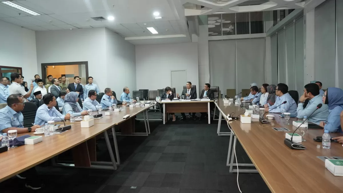 Kepala Badan Gizi Nasional (BGN) Sudaryono, pimpin rapat kerja bersama jajaran pejabat Eselon I dan II di lingkungan BGN. (Photo BGN.)