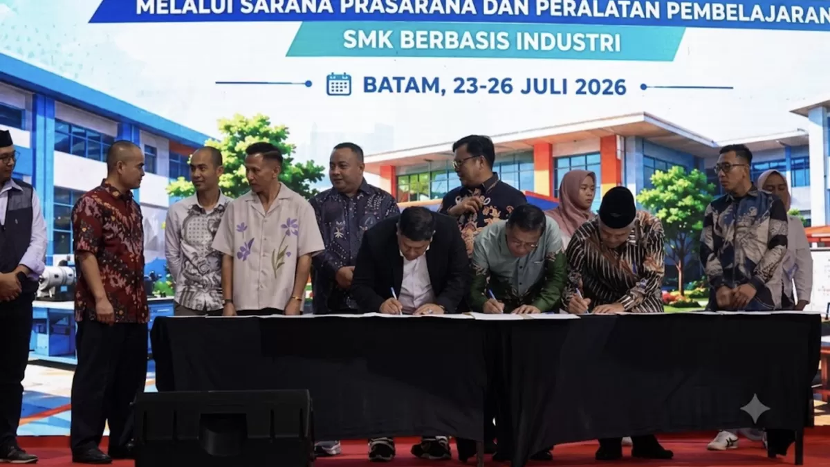 Perkuat revitalisasi pendidikan vokasi melalui pemantapan sarana prasarana serta perluasan kemitraan dengan dunia industri. (Humas Disdik Kepri.)