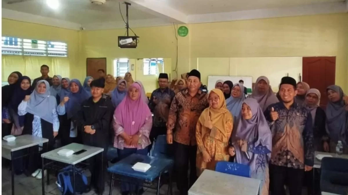 Kementerian Agama Kota Batam, Muniroh, Mewujudkan Pembelajaran Kokurikuler yang Bermakna dan Penuh Cinta Sesuai KMA 1503. (Kemenag Kota Batam.)