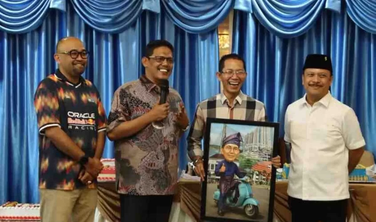 Pimpinan DPRD Batam Hadiri Doa Syukuran Milad ke-58 Amsakar Achmad (humas diskominfo kepri)